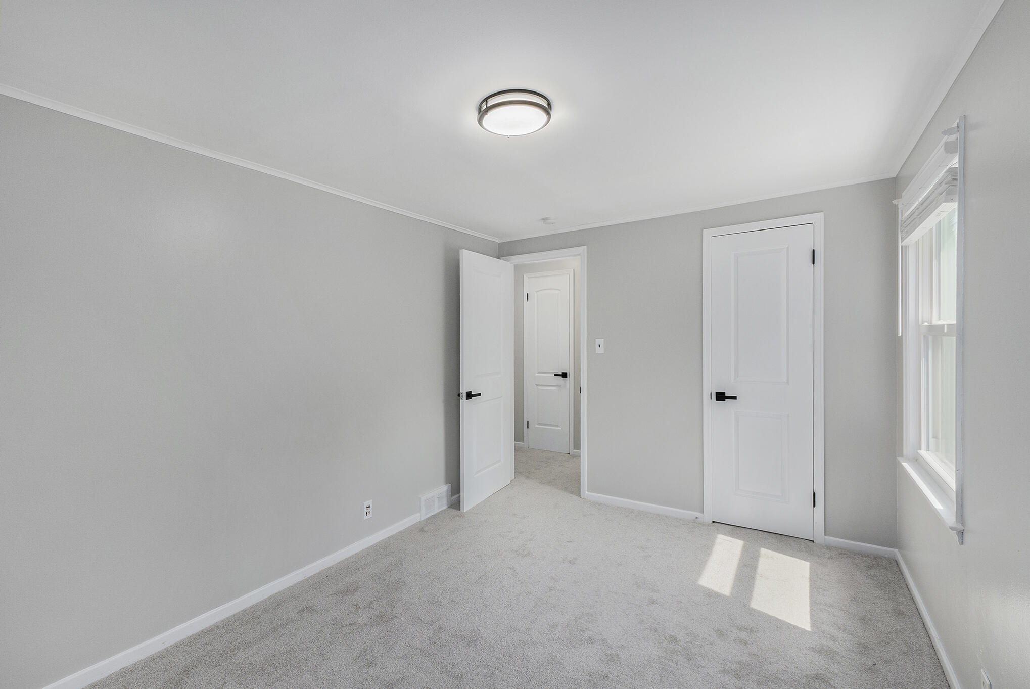 1605 Bournemouth Road Grosse Pointe Woods, MI 48236 - Photo 22 of 32 019_gf_9849