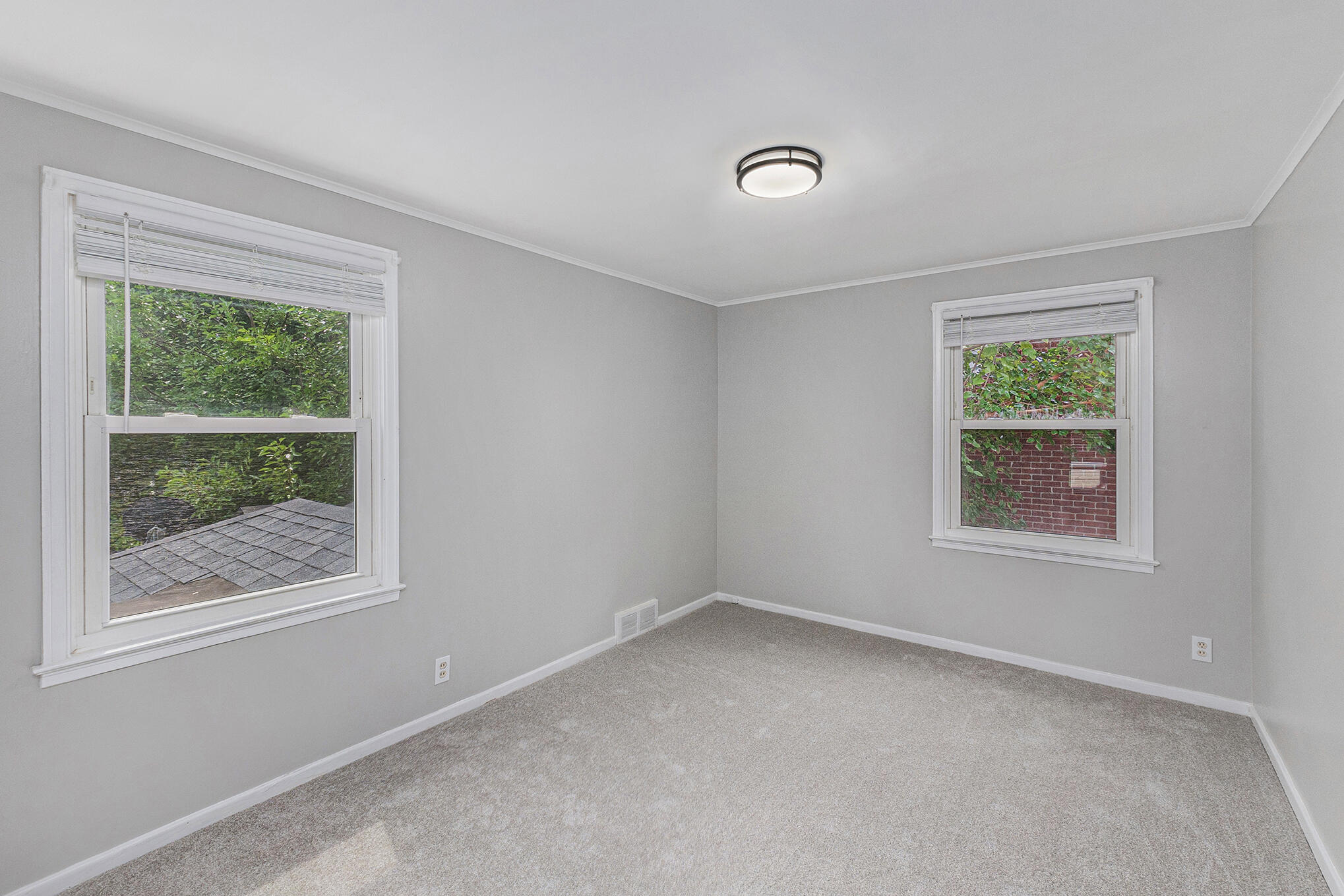 1605 Bournemouth Road Grosse Pointe Woods, MI 48236 - Photo 23 of 32 020_gf_9846