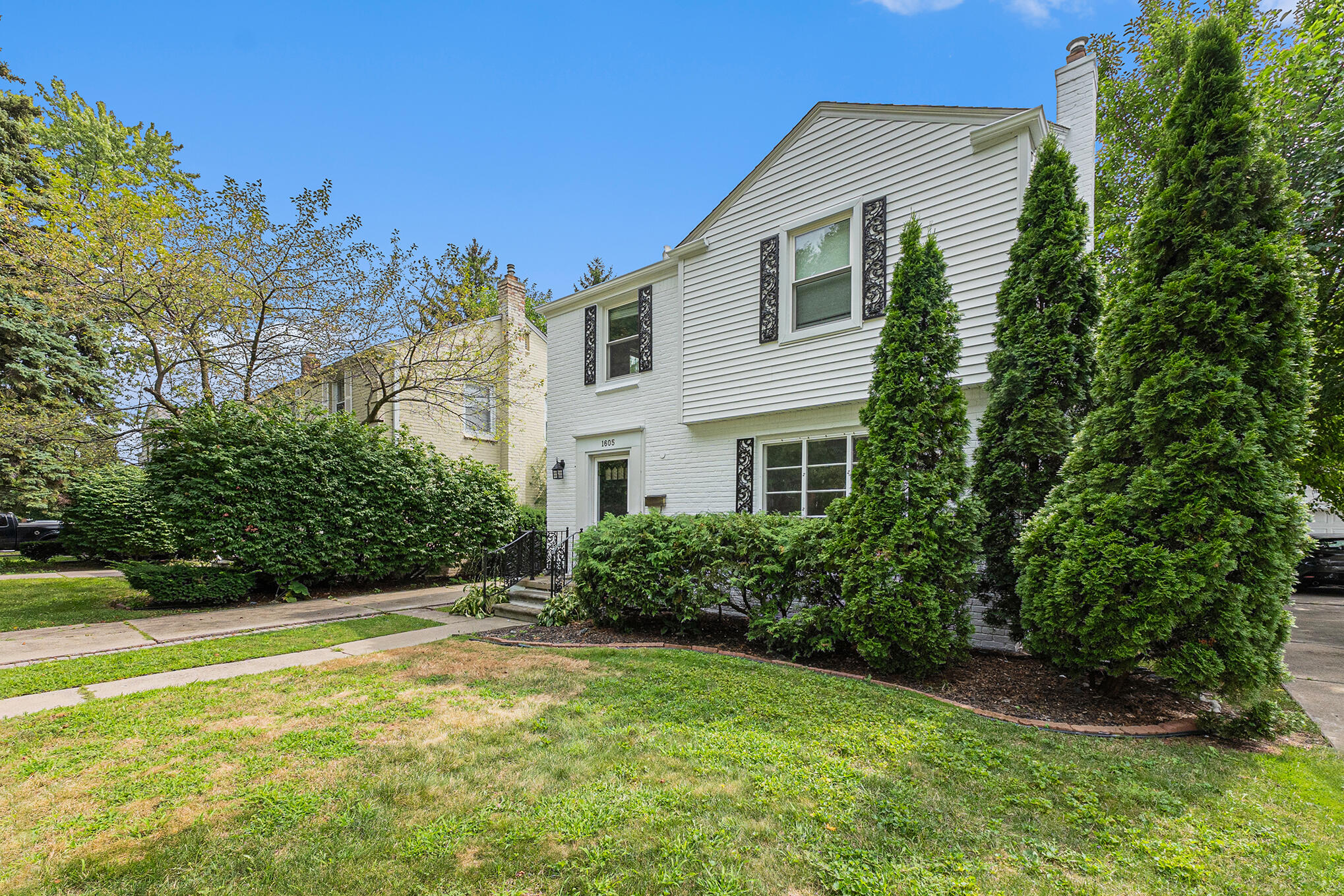 1605 Bournemouth Road Grosse Pointe Woods, MI 48236 - Photo 29 of 32 036_gf_9891
