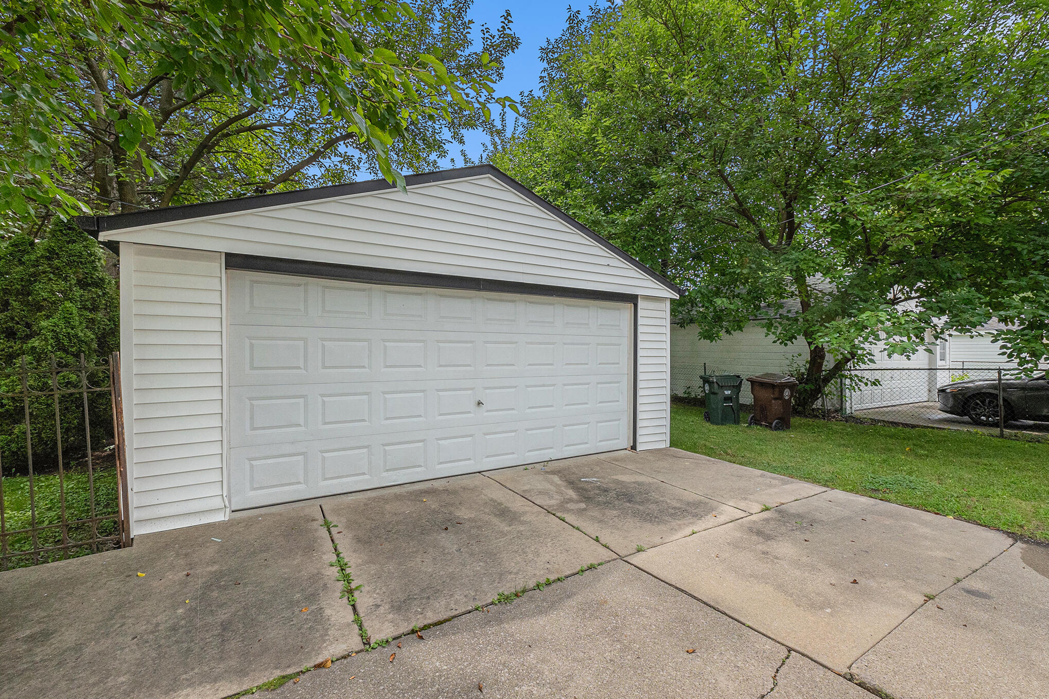 1605 Bournemouth Road Grosse Pointe Woods, MI 48236 - Photo 30 of 32 035_gf_9886
