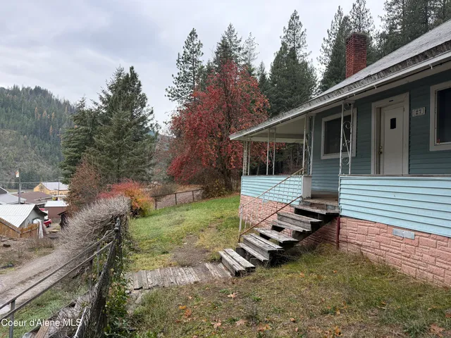 $199,900 | 27 Daisy Loop, Mullan, ID 83846