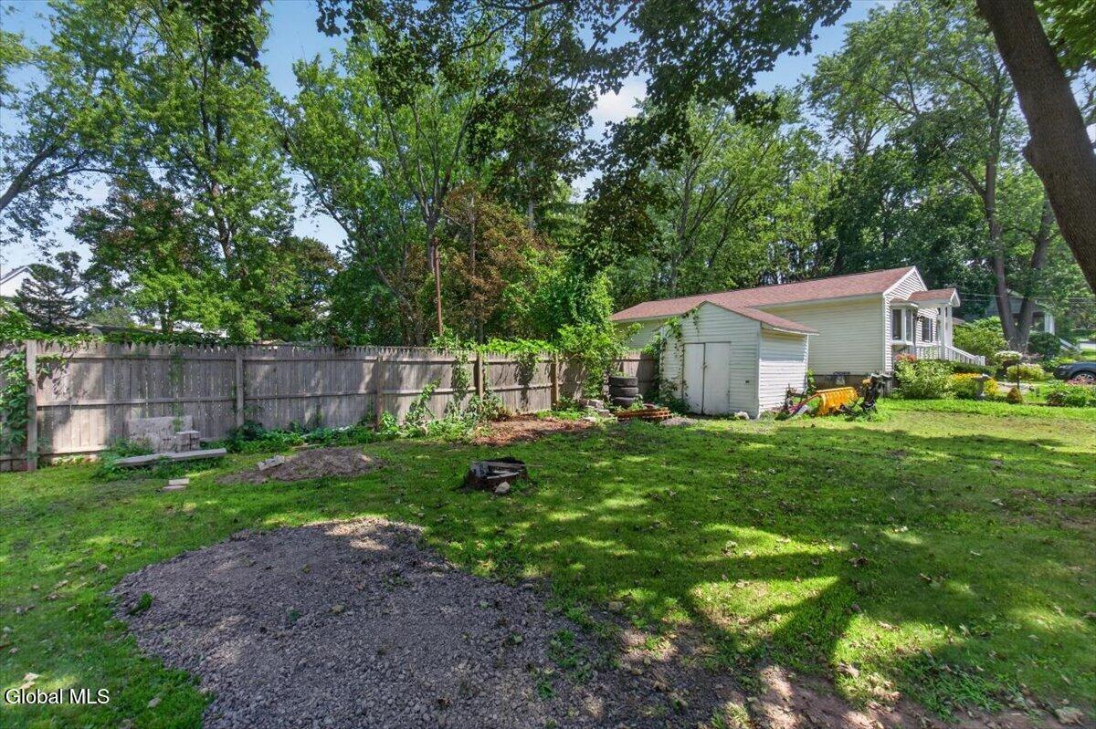 124 Gifford Road Schenectady, NY 12304 - Photo 30 of 36 28-DSC01852