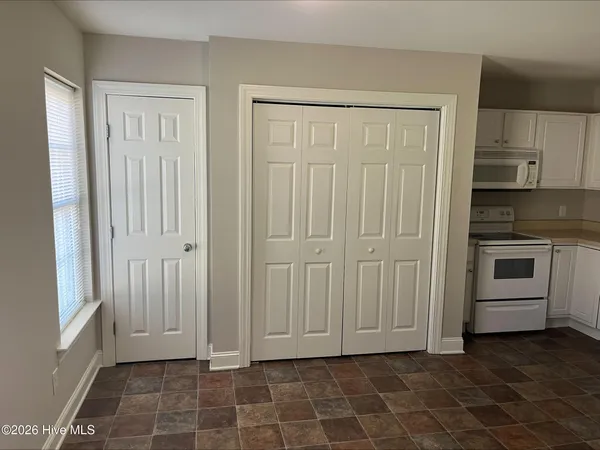 $1,400 | 4133 Brook Creek Lane, Unit A, Greenville, NC 27858