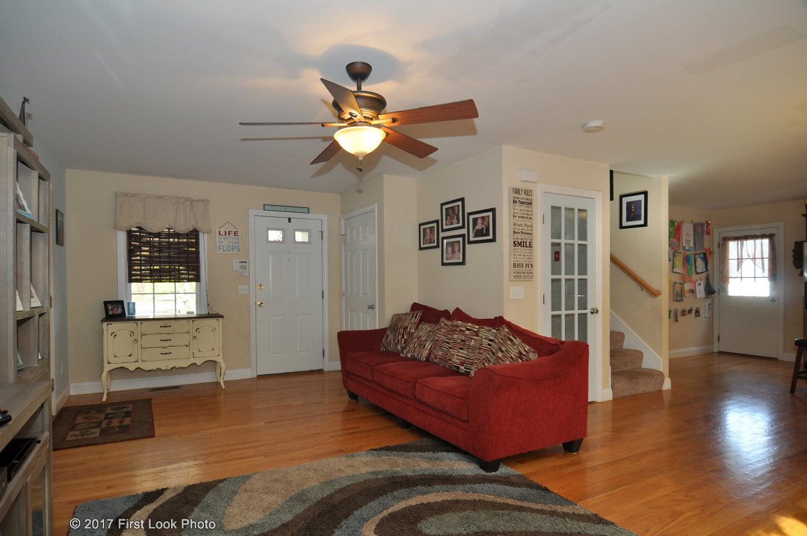 9 Auke Way Westerly, RI 02891 - Photo 3 of 40