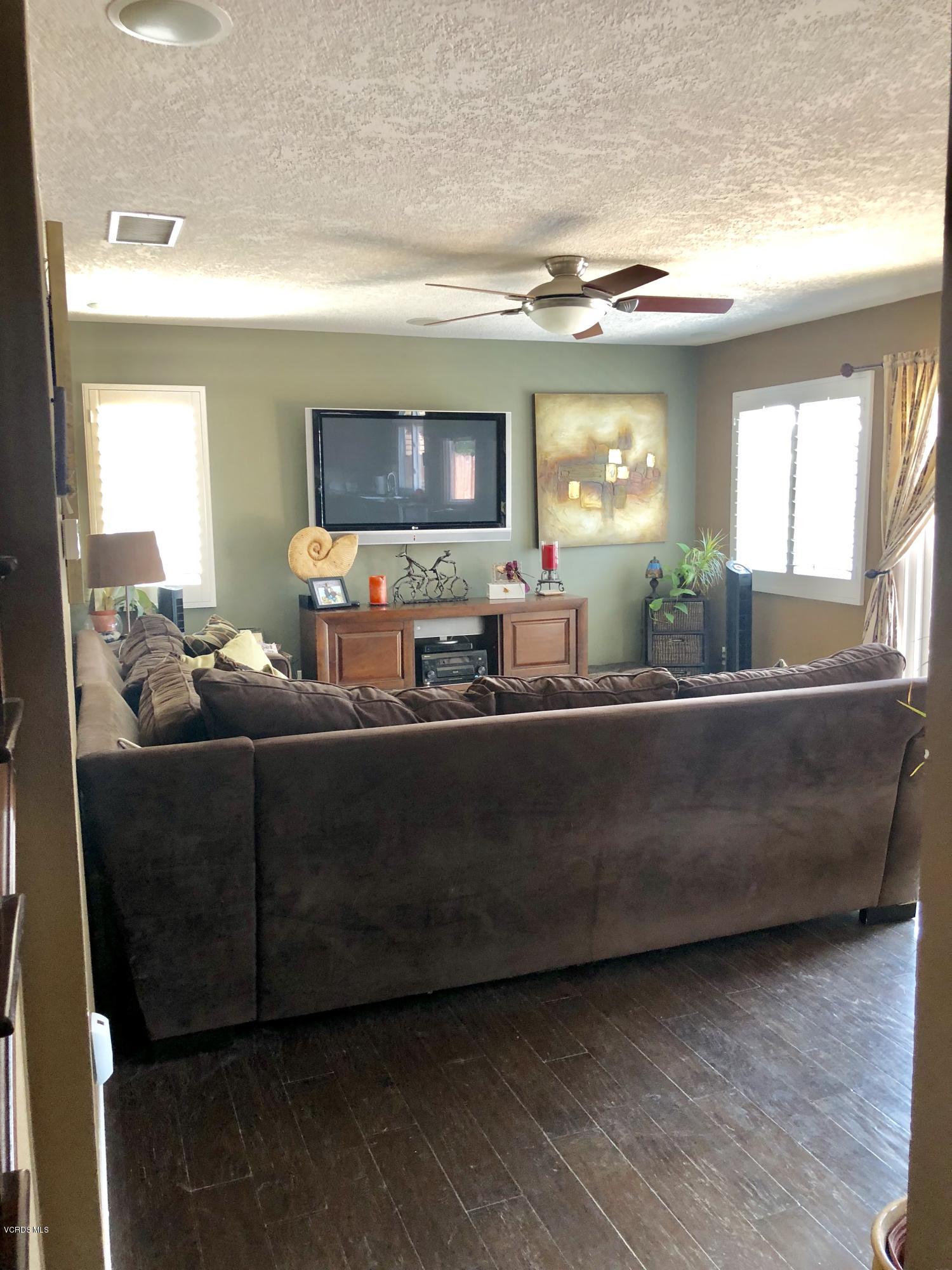 441 Appleton Road Simi Valley, CA 93065 - Photo 13 of 36 F6B4AE80-544D-4540-BE35-DD8837D472AA