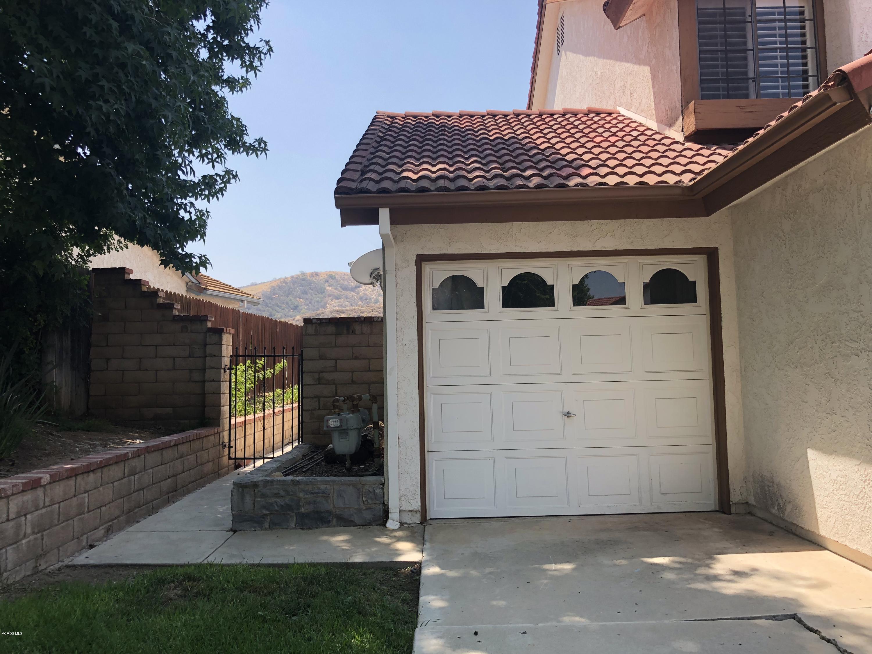 441 Appleton Road Simi Valley, CA 93065 - Photo 4 of 36 29AA0496-38DB-4C90-B712-2F77E96898D9