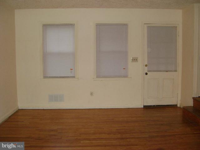8342 Hillendale Road Parkville, MD 21234 - Photo 7 of 11 Living Room