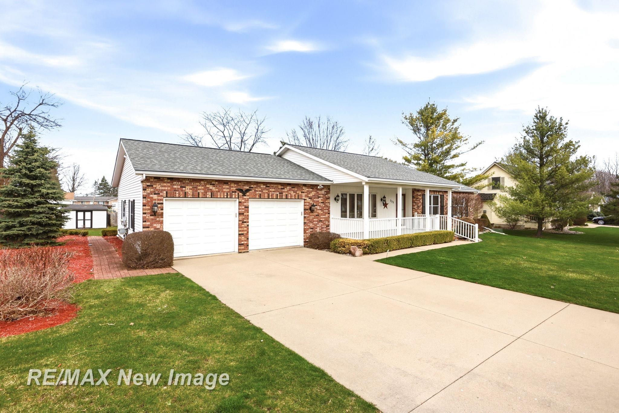 353 Colorado Ridge Hemlock, MI 48626 - Photo 4 of 52