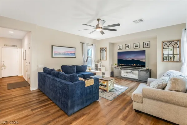 $2,300 | 6837 Homing Dove Street, North Las Vegas, NV 89084
