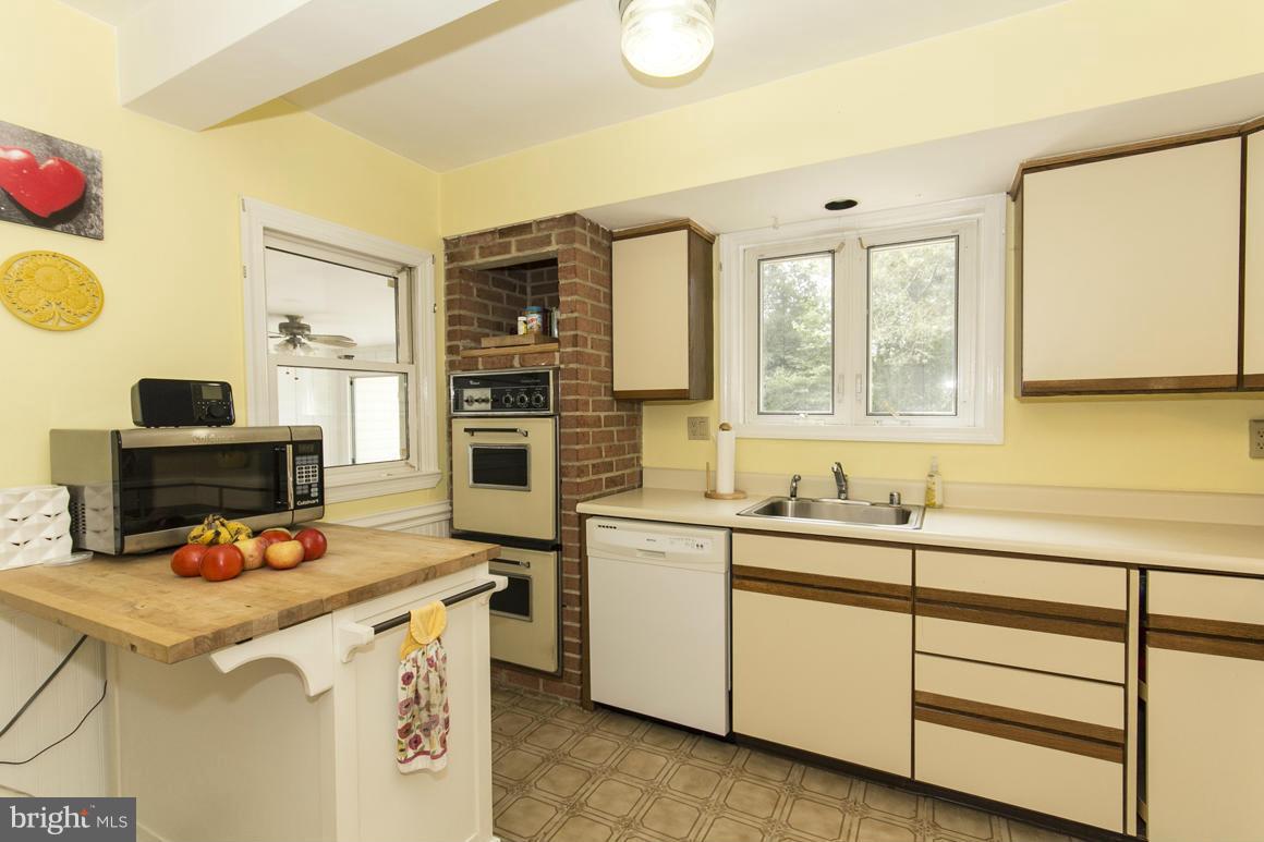 507 Cockeys Mill Road Reisterstown, MD 21136 - Photo 8 of 30 Kitchen