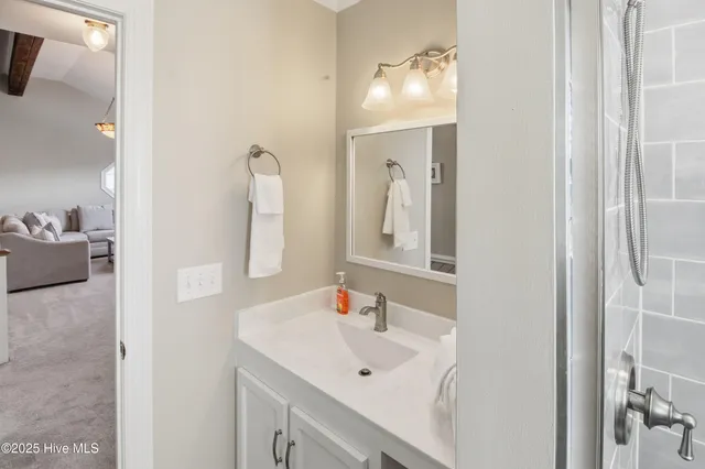 $949,900 | 160 Sailfish Street, Holden Beach, NC 28462