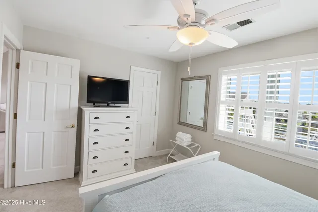 $949,900 | 160 Sailfish Street, Holden Beach, NC 28462