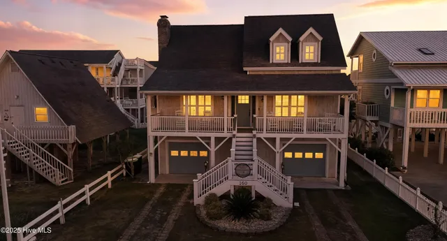 $949,900 | 160 Sailfish Street, Holden Beach, NC 28462
