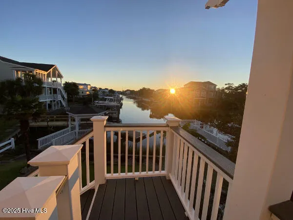 $949,900 | 160 Sailfish Street, Holden Beach, NC 28462