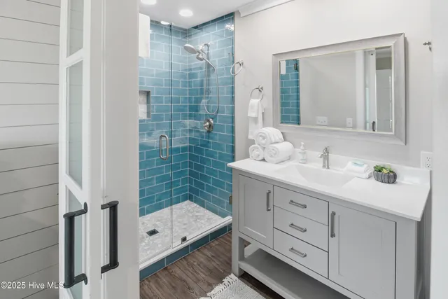 $949,900 | 160 Sailfish Street, Holden Beach, NC 28462