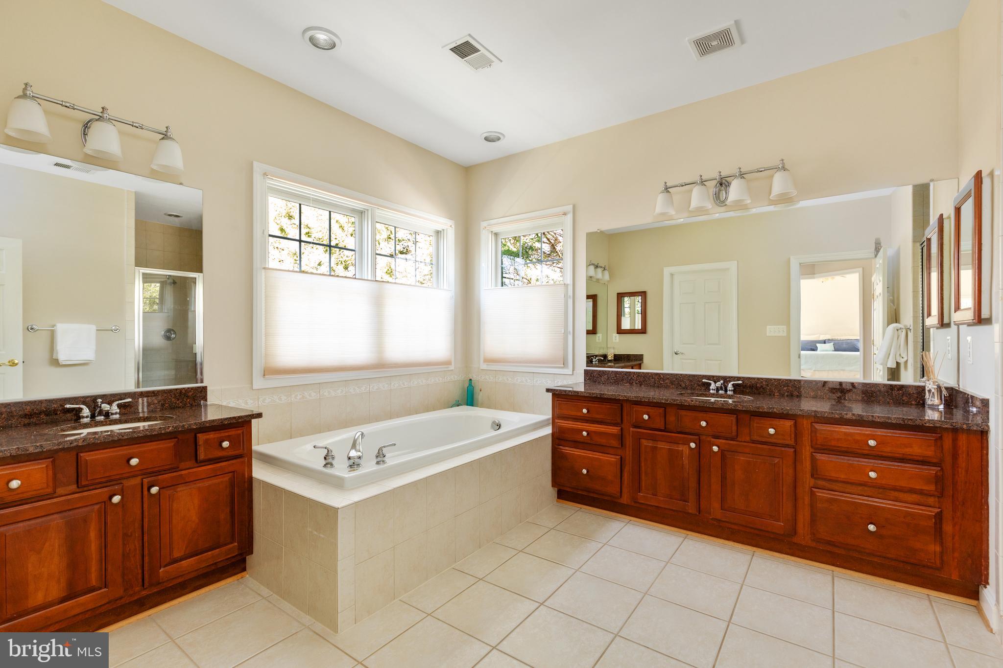 807 Ridge Place Falls Church, VA 22046 - Photo 22 of 44 Primary bath with separate vanities