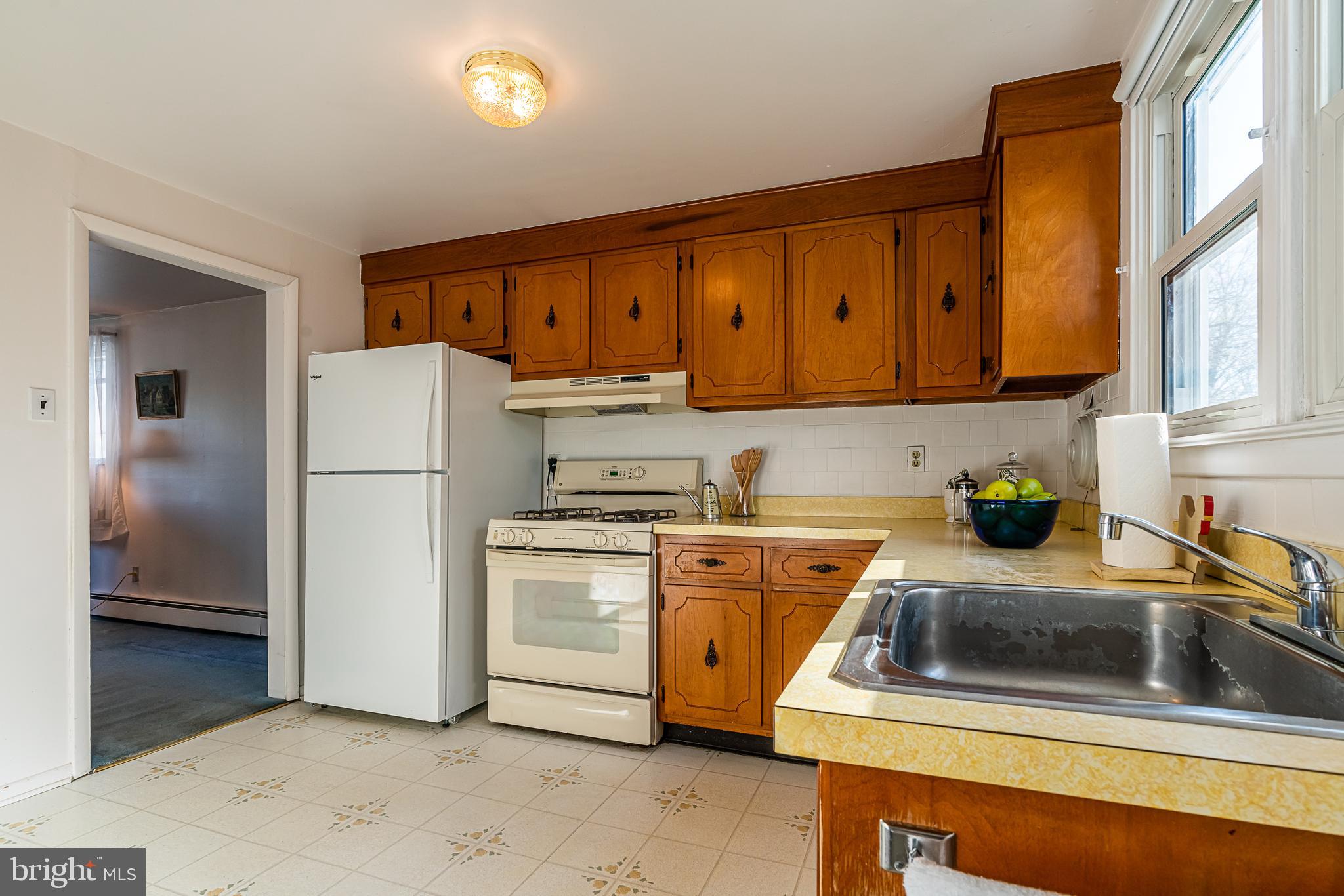 412 Suffolk Road Flourtown, PA 19031 - Photo 9 of 32