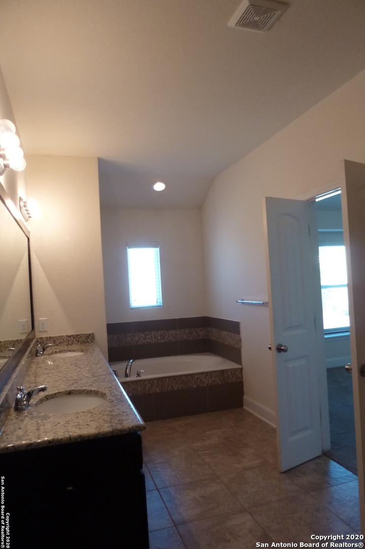 23830 Stately Oaks San Antonio, TX 78260 - Photo 19 of 26 Gallery Image 19