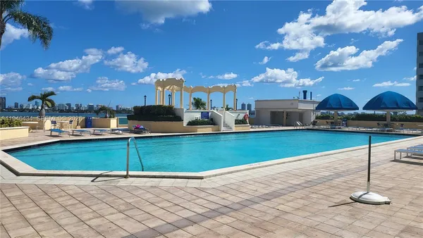 $2,800 | 7601 East Treasure Drive, Unit 2210, North Bay Village, FL 33141