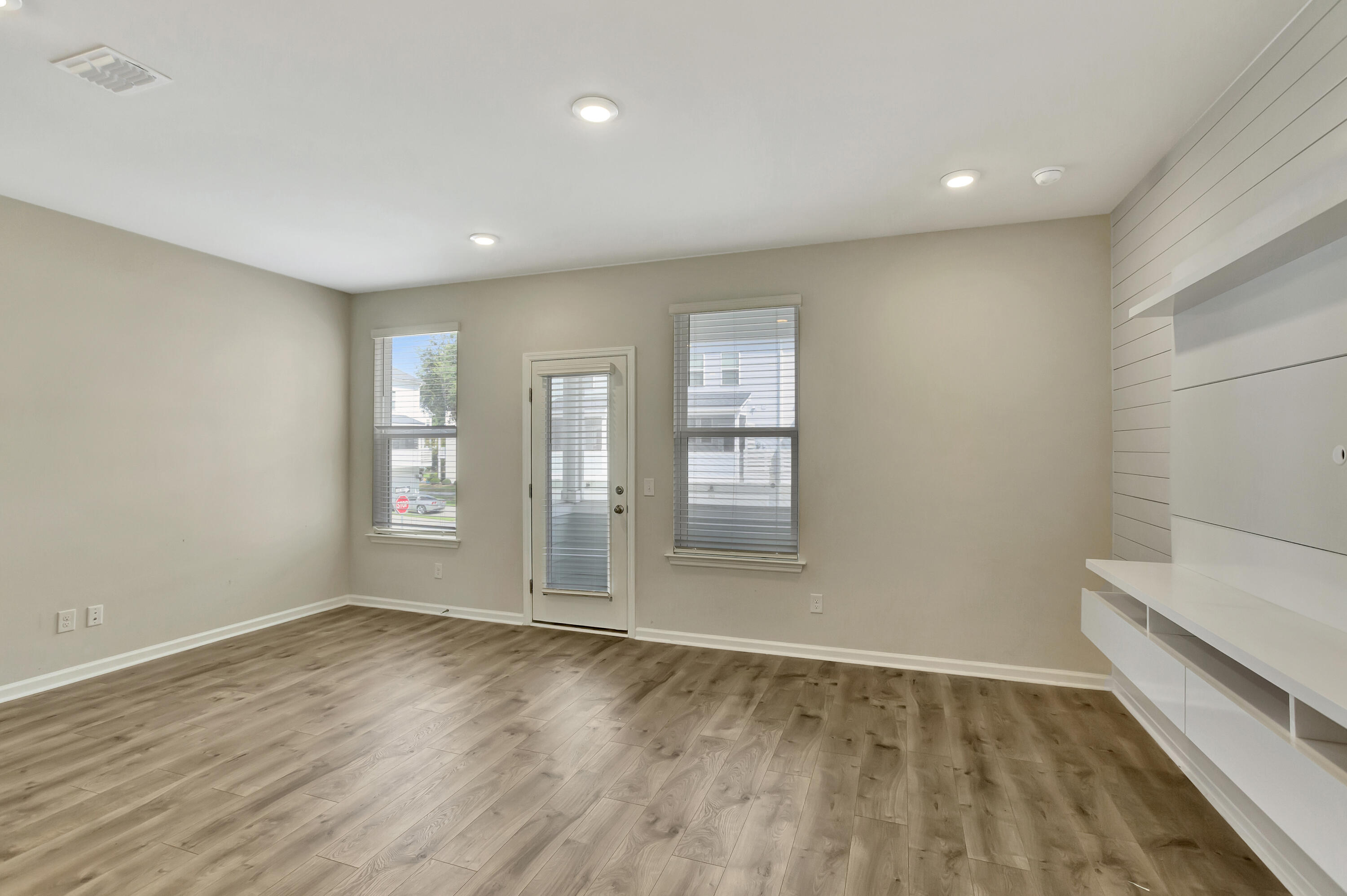 306 Pathfinder Way Charleston, SC 29492 - Photo 11 of 32