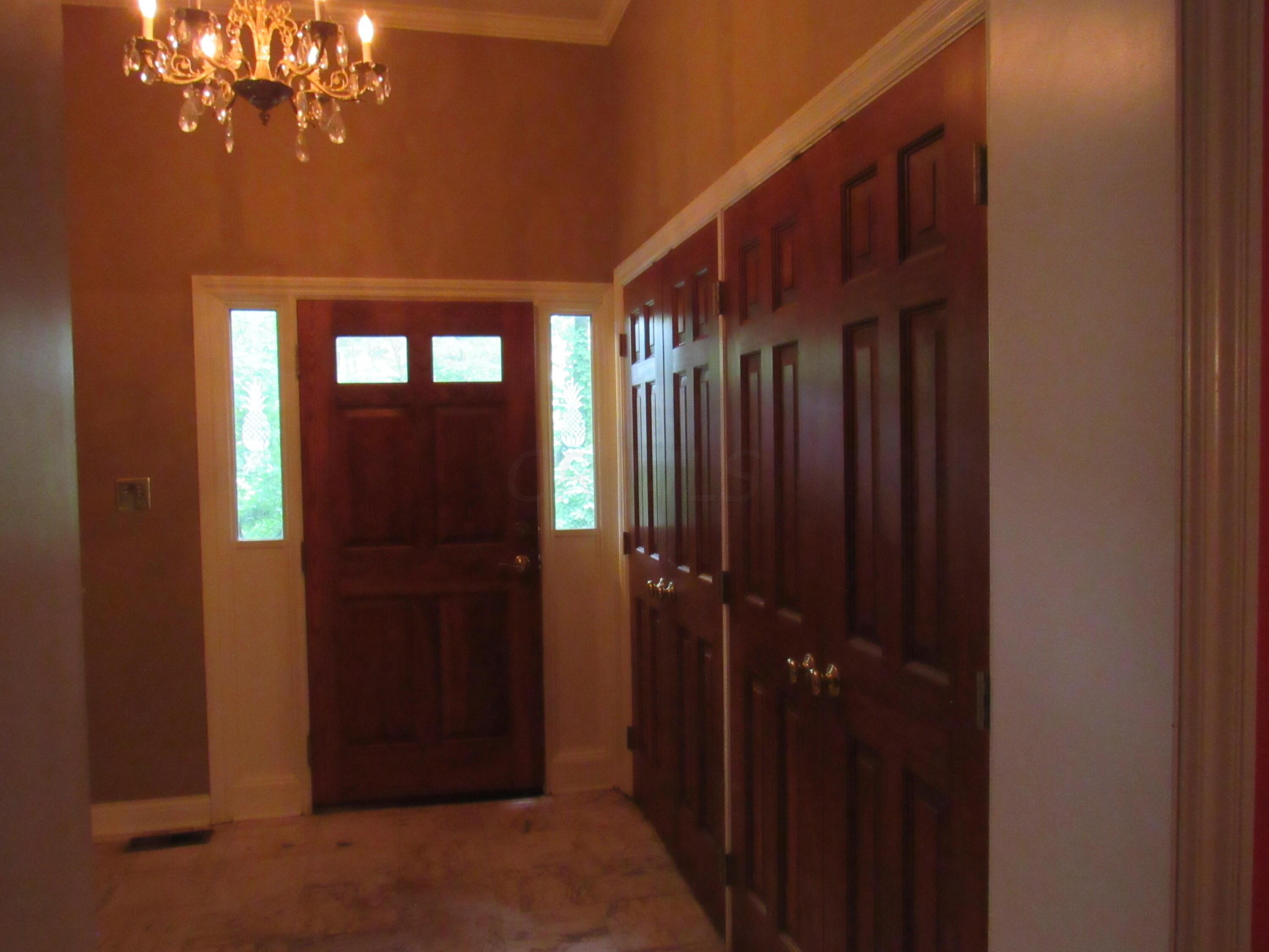 2551 Charing Road, Unit 6 Upper Arlington, OH 43221 - Photo 3 of 29 Large Foyer with Double Closets
