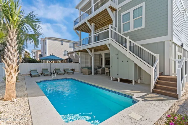 $2,199,999 | 101 East 1st Street, Ocean Isle Beach, NC 28469
