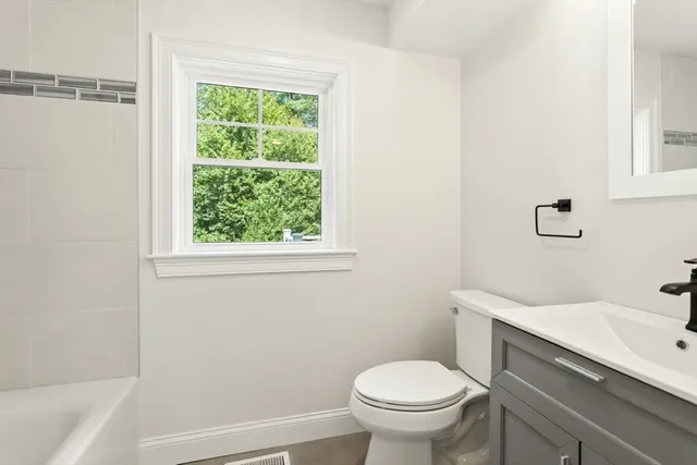 $1,150,000 | 5 Lee Road, North Reading, MA 01864