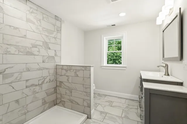 $1,150,000 | 5 Lee Road, North Reading, MA 01864