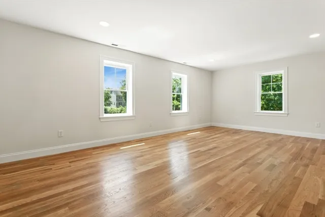 $1,150,000 | 5 Lee Road, North Reading, MA 01864