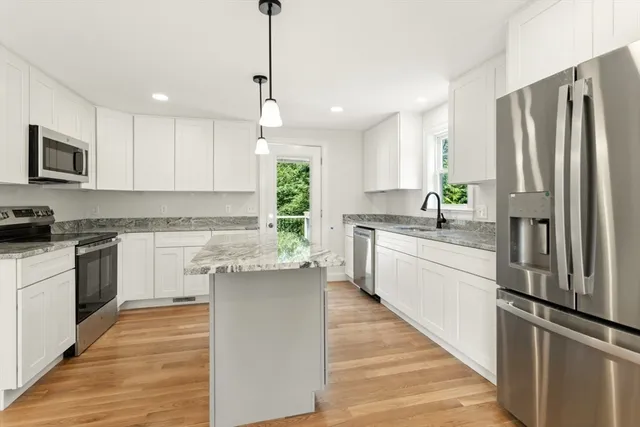 $1,150,000 | 5 Lee Road, North Reading, MA 01864