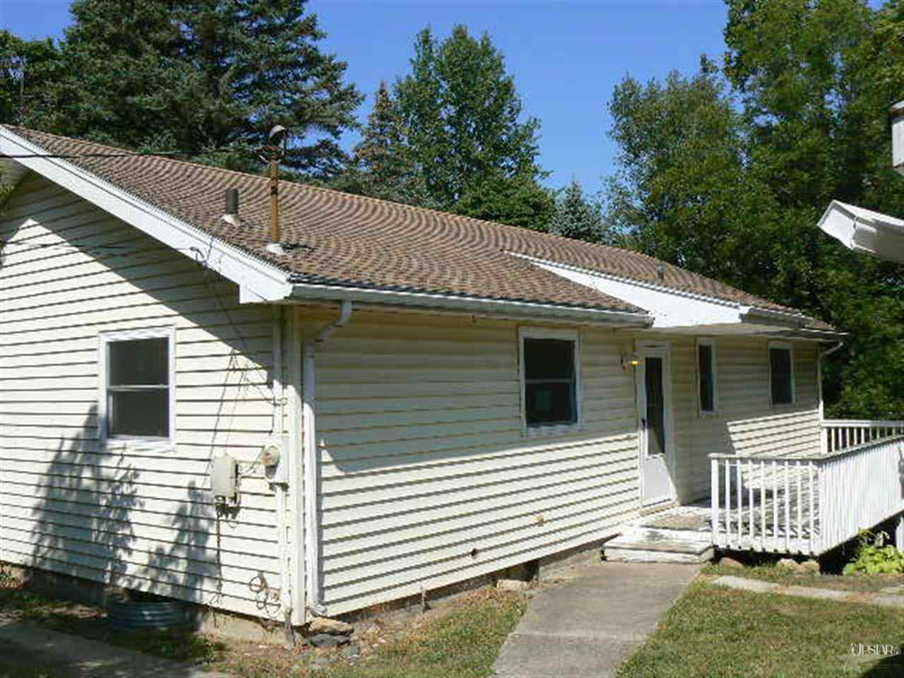 1617 Hartzell Road New Haven, IN 46774 - Photo 3 of 15 Gallery Image 3