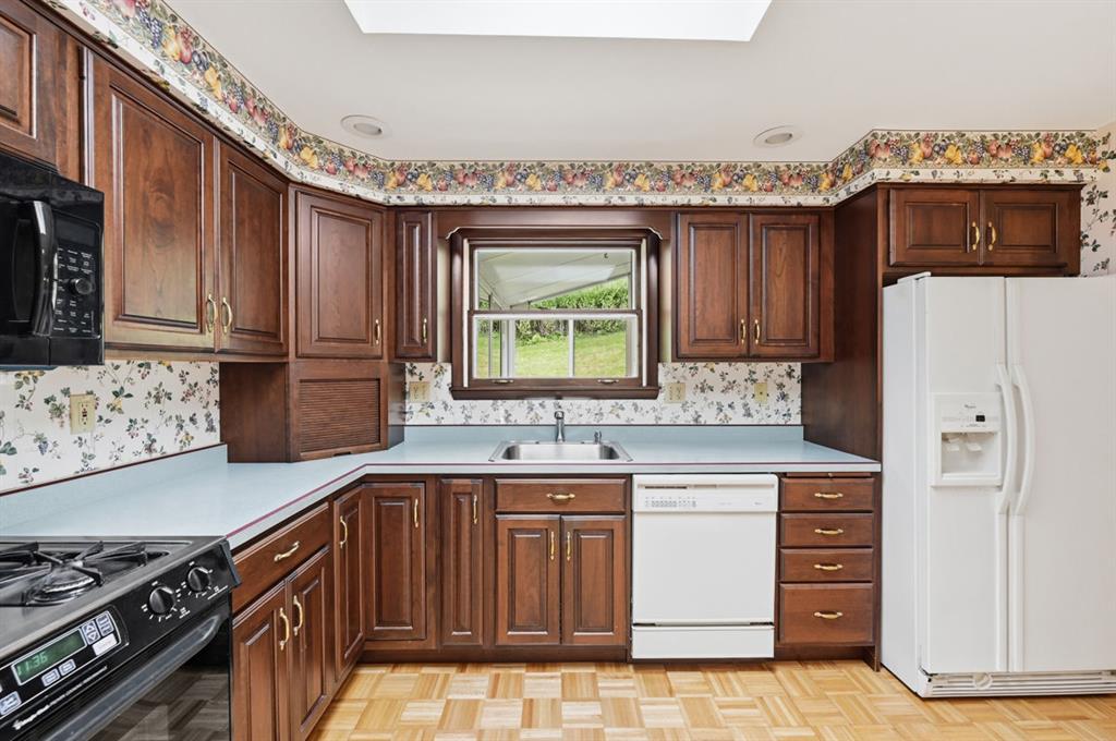 8244 Coach Court Allison Park, PA 15101 - Photo 15 of 50