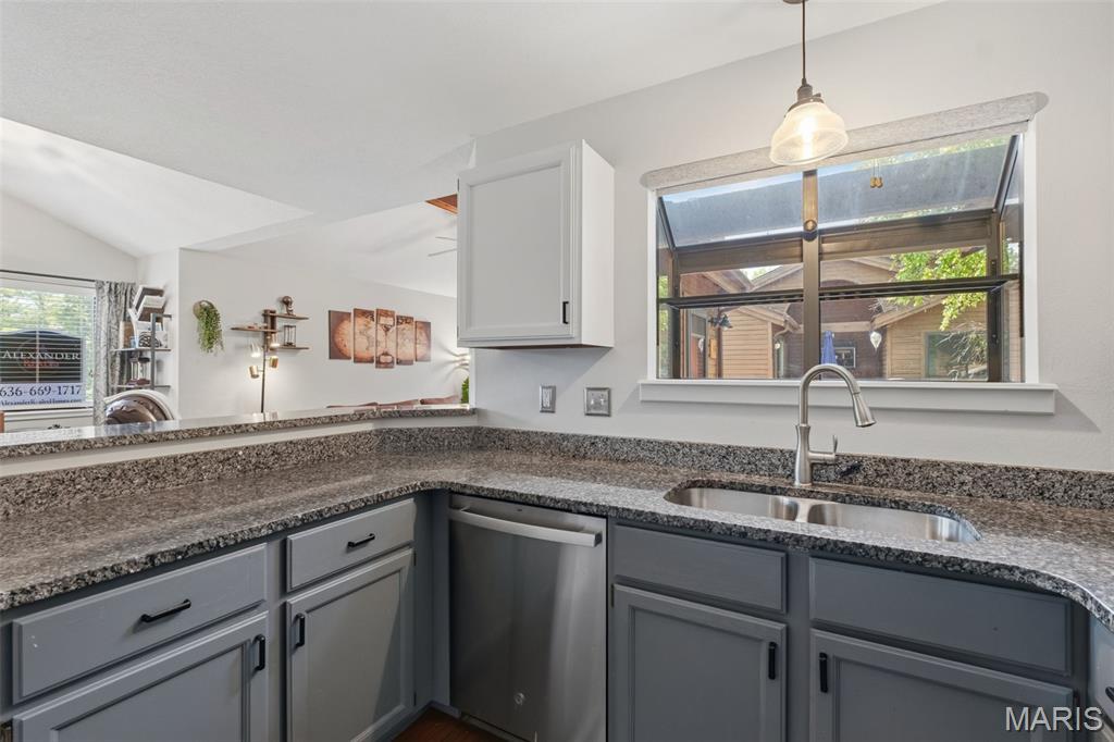 704 Hemingway Lane, Unit E Weldon Spring, MO 63304 - Photo 13 of 66