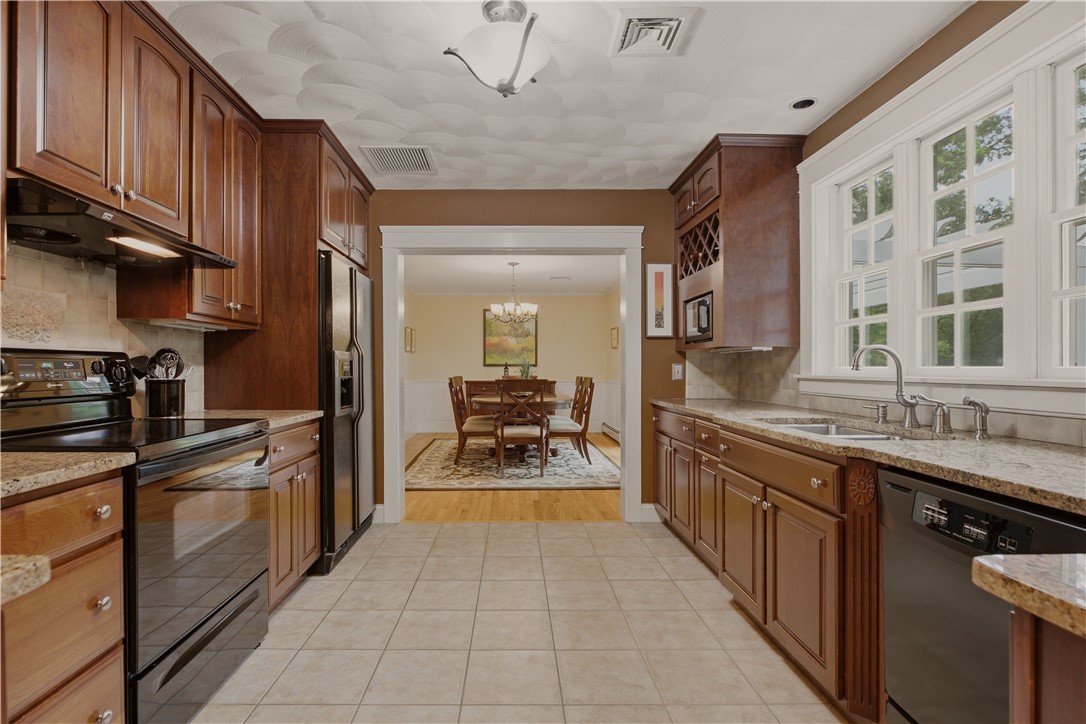 99 Sunderland Road Exeter, RI 02822 - Photo 9 of 36