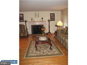 206 Glendale Road Wallingford, PA 19086 - Photo 3 of 11 Living Room