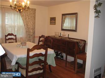 206 Glendale Road Wallingford, PA 19086 - Photo 4 of 11 Dining Room