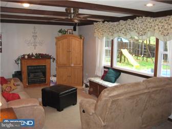 206 Glendale Road Wallingford, PA 19086 - Photo 5 of 11 Family Room