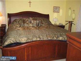 206 Glendale Road Wallingford, PA 19086 - Photo 8 of 11 Bedroom - Main