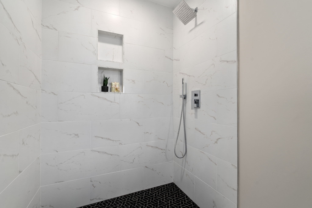 12 Silvermine Road Woburn, MA 01801 - Photo 25 of 36