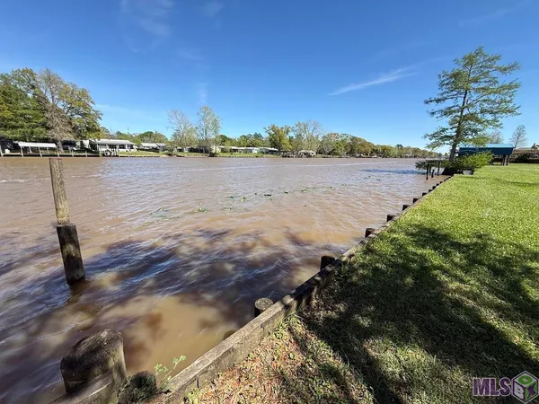 $185,000 | 13224 Bayou Terrace Drive, St. Amant, LA 70774