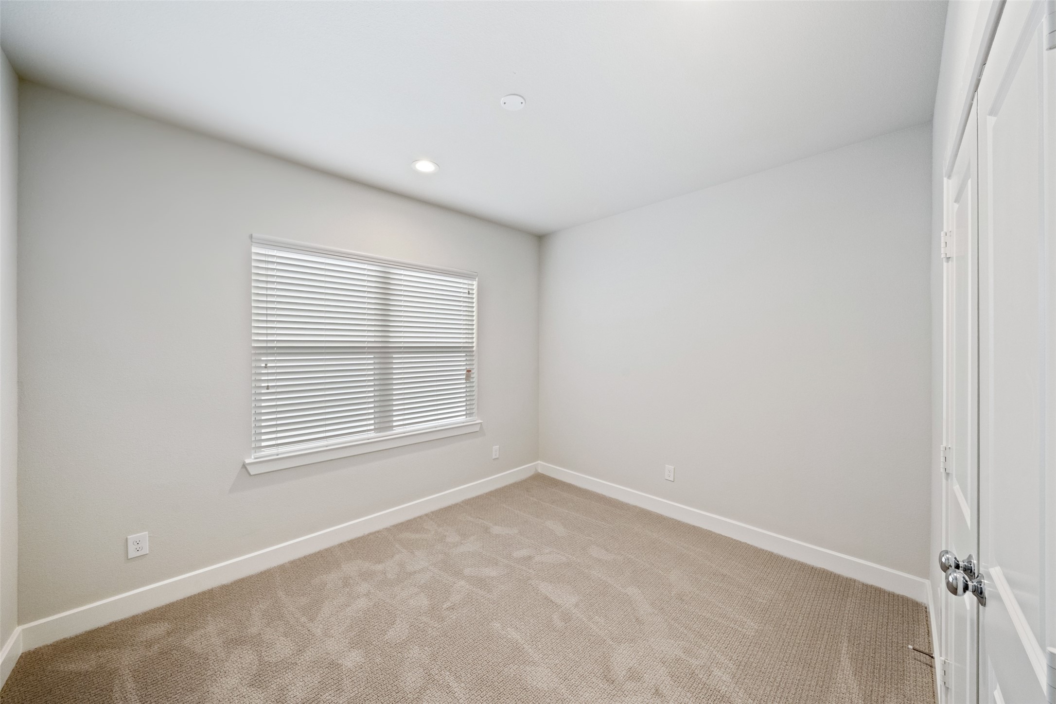 5910 Haring Lane Houston, TX 77091 - Photo 17 of 20 Bedroom 2
