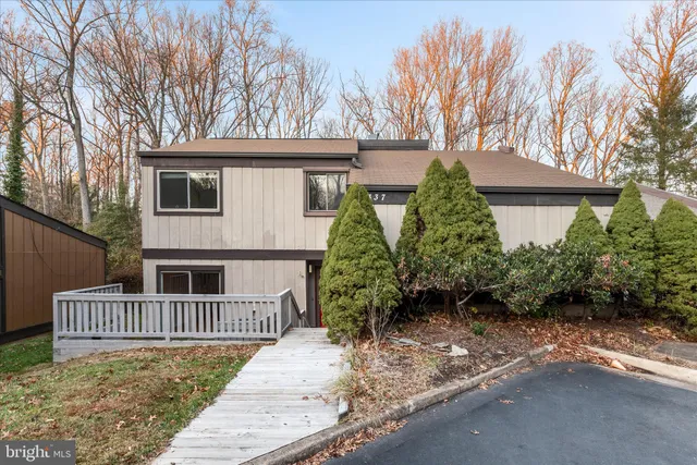 $3,245 | 2337 Glade Bank Way, Reston, VA 20191