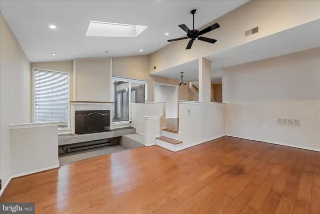 $3,245 | 2337 Glade Bank Way, Reston, VA 20191