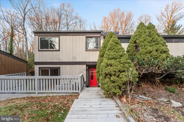 $3,245 | 2337 Glade Bank Way, Reston, VA 20191