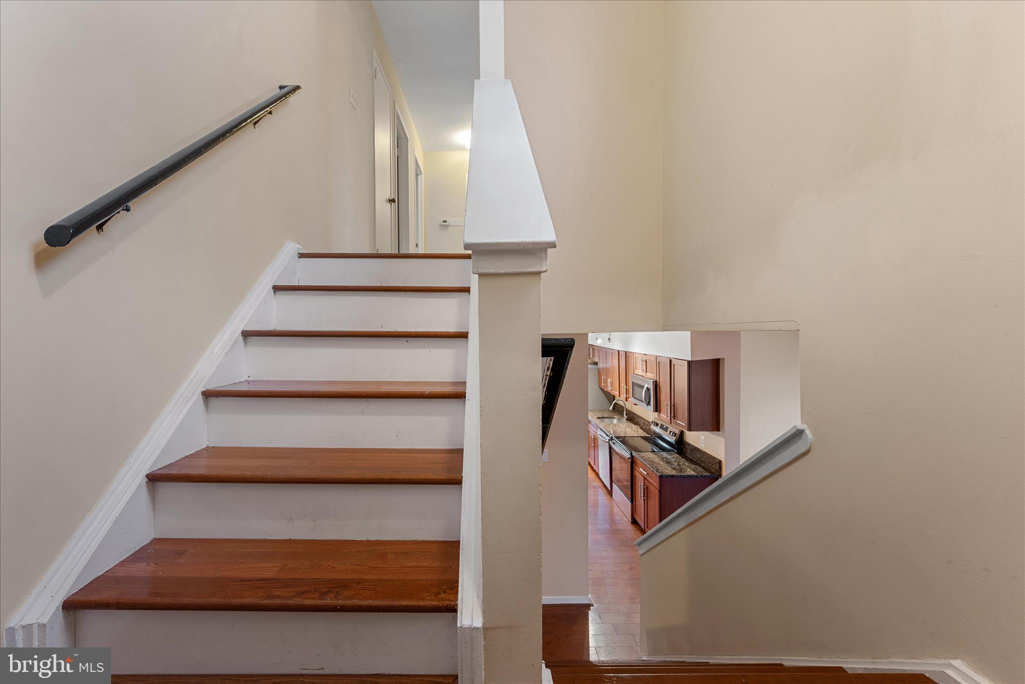 2337 Glade Bank Way Reston, VA 20191 - Photo 33 of 50 a view of entryway