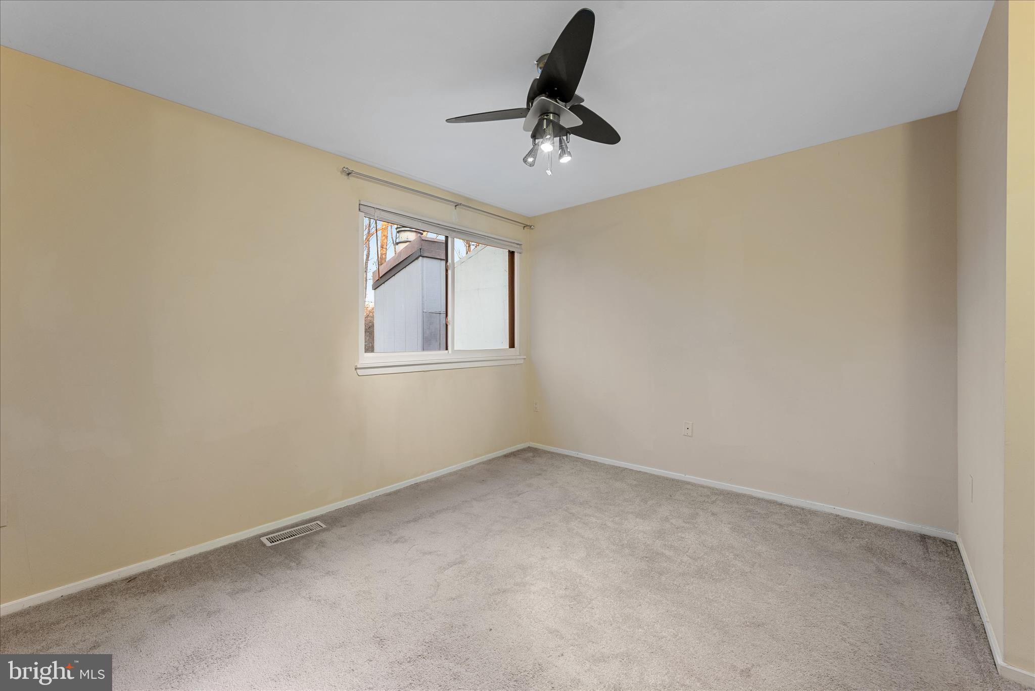 2337 Glade Bank Way Reston, VA 20191 - Photo 40 of 50 a view of room with a ceiling fan