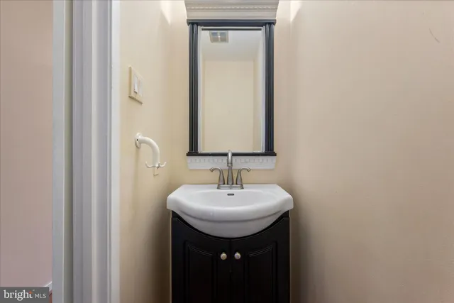 $3,245 | 2337 Glade Bank Way, Reston, VA 20191