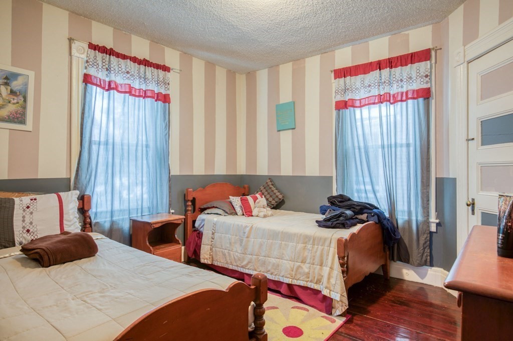 358 Dickinson Street Springfield, MA 01108 - Photo 16 of 22 Gallery Image 16