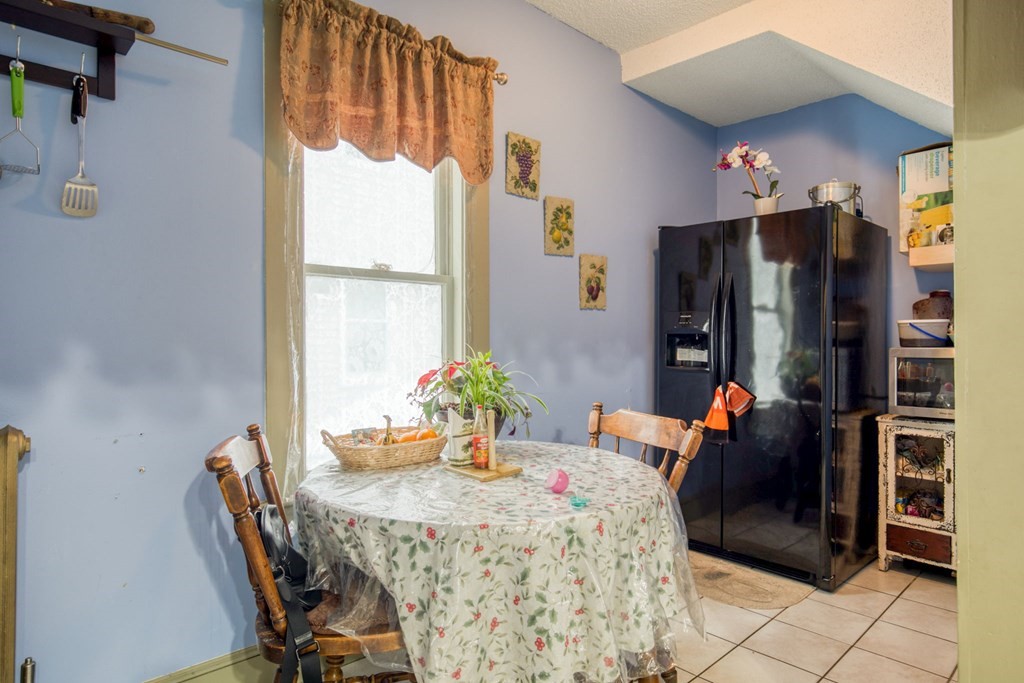 358 Dickinson Street Springfield, MA 01108 - Photo 9 of 22 Gallery Image 9