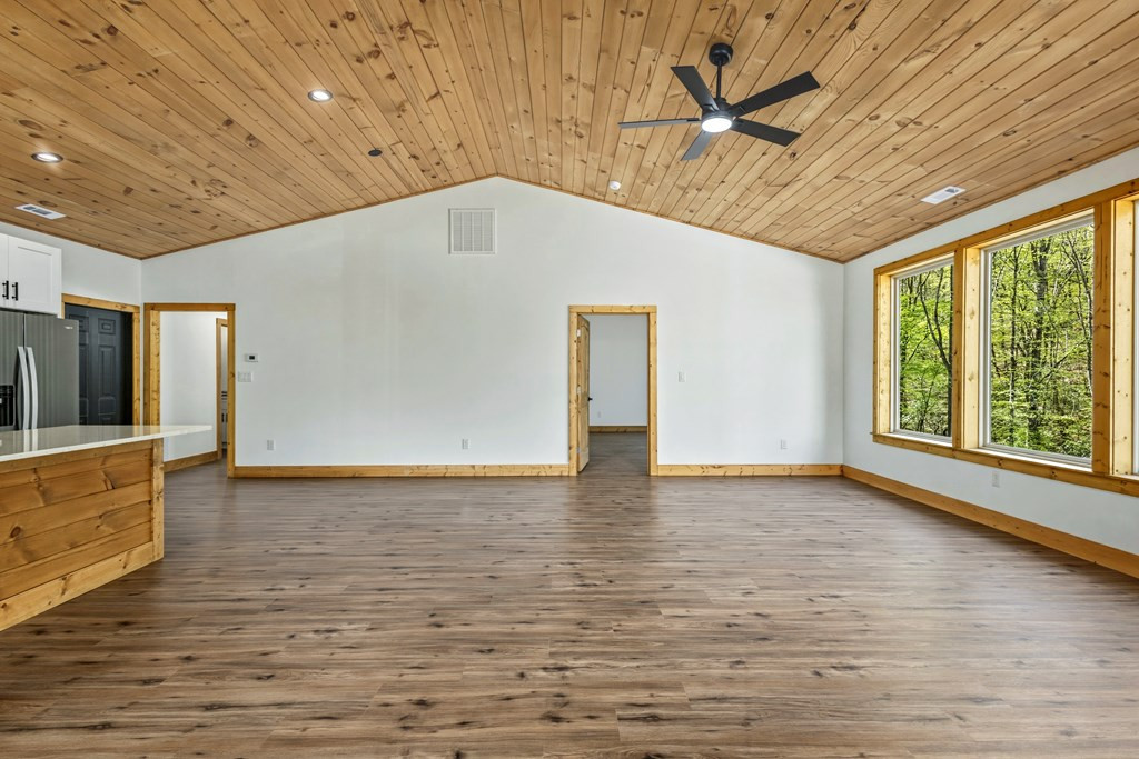 342 Hunter Ridge Murphy, NC 28906 - Photo 20 of 81 Great room or ballroom?